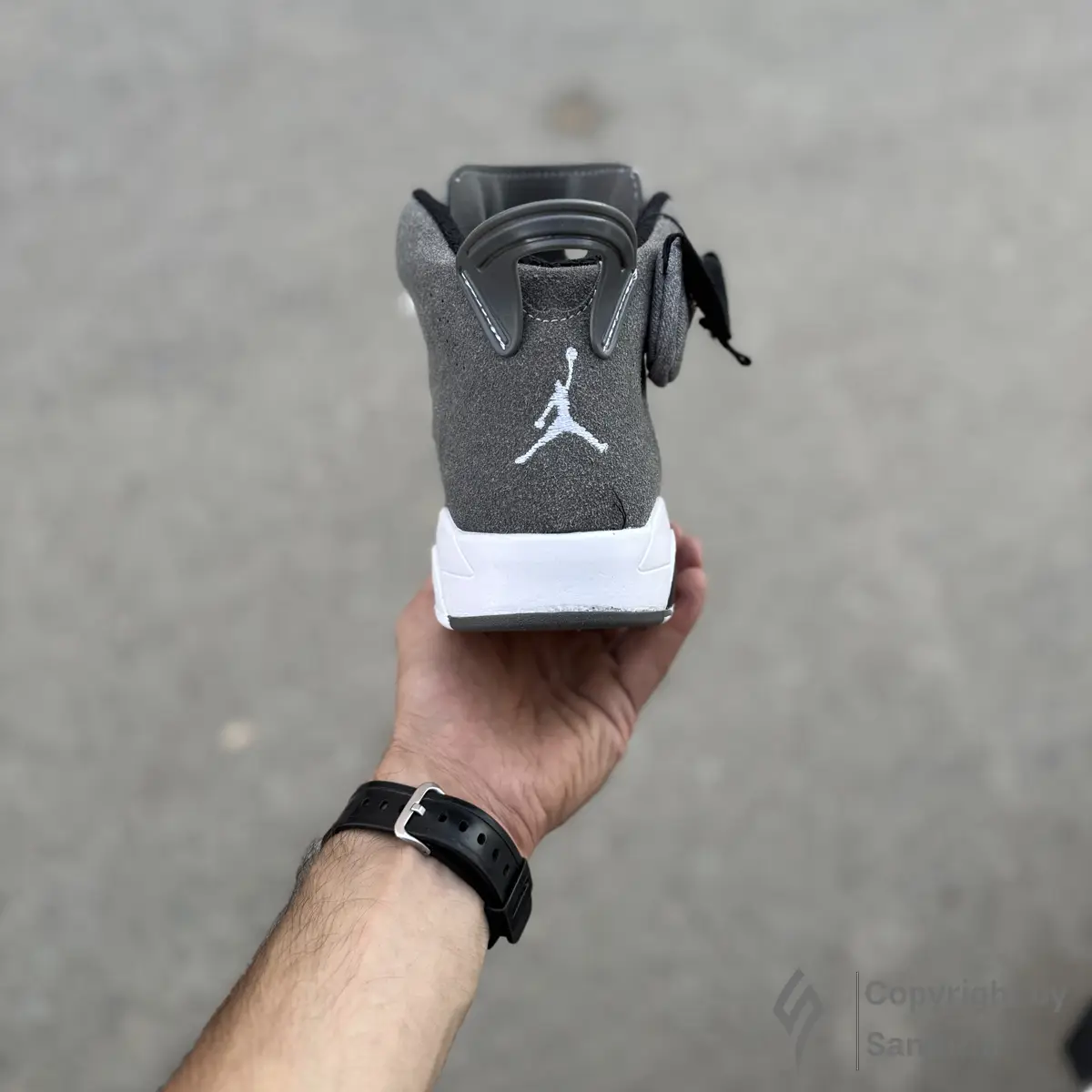 گالری تصاویر کتونی نایک ایر جردن 6 طوسی سفید